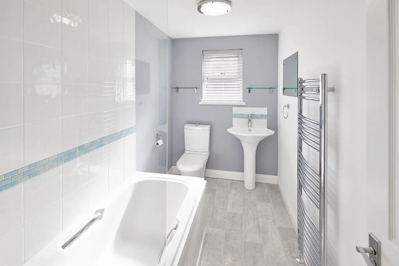 Host & Stay - The Captain'S Loft Whitby Apartment