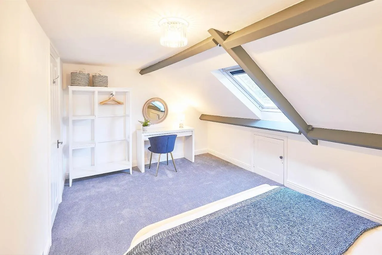 Host & Stay - The Captain'S Loft Whitby Apartment