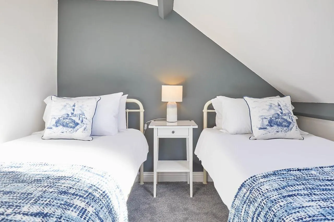 Host & Stay - The Captain'S Loft Whitby 0*,  United Kingdom