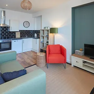 Host & - Abbey Nest Apartment