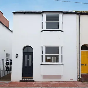 castle-street-brand-new-central-brighton-house.brighton-hotels-england.com/